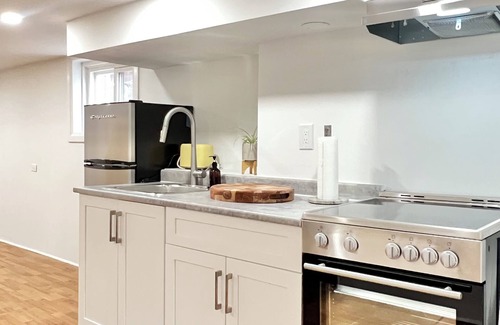 Woodbine - Lumsden Casa | Modern Upper Beaches Home-2min from Subway Station