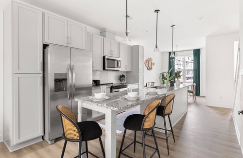 Northeast Raleigh Casa | Modern Upscale 4-bedroom condo in Raleigh!