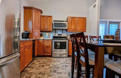 West Central Saskatchewan Cabina | Modern, Upscale Cabin Retreat - Delaronde Lake, SK