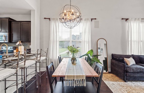 Charlotte Casa | Modern Upscale Farmhouse- in Uptown CLT!
