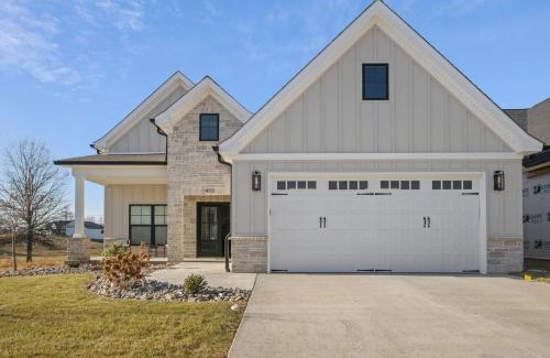 Jeffersonville - Clarksville Casa | Modern & upscale home near Derby