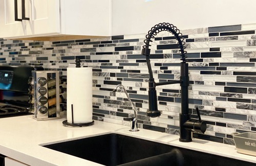 Estrella Casa | Modern Urban Oasis Conveniently Located near Downtown Phoenix.