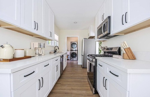 View Park-Windsor Hills Apartamento | Modern Comfort 2BD 1Bath Apt near USC and Exposition Park