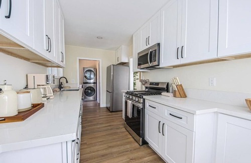 View Park-Windsor Hills Apartamento | Modern Comfort 2BD 1Bath Apt near USC and Exposition Park