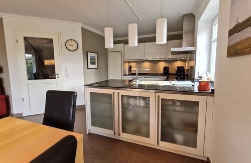 St. Peter-Ording Casa | casa de vacaciones moderna con equipos de 127 metros cuadrados y de lujo en una buena ubicación en el pueblo