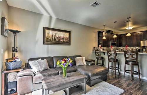 Hough Casa | ¡NUEVO! Moderno Vancouver Townhome - Justo en Main St!