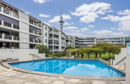 Auckland Central Business District Apartamento | Modern Viaduct Apartment w pool gym Skytower views