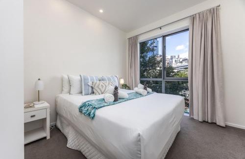 Auckland Central Business District Apartamento | Modern Viaduct Apartment w pool gym Skytower views
