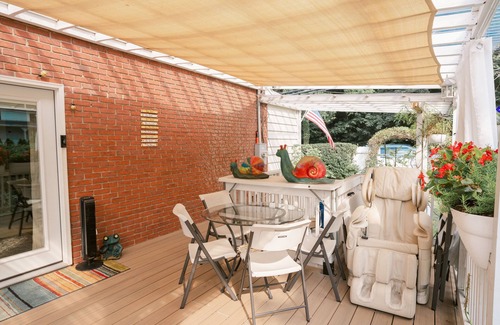 Roslyn Casa | Modern vibe w/historic Roslyn home on Long Island