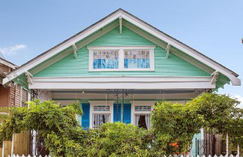 New Orleans Casa | Modern Victorian House With Relaxing Courtyard