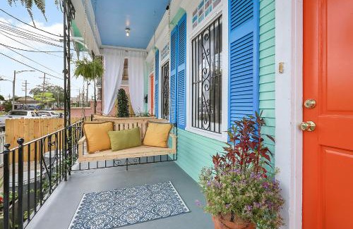 New Orleans Casa | Modern Victorian House With Relaxing Courtyard