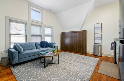 Hough Casa | Modern Victorian Studio: Steps to Cleveland Clinic