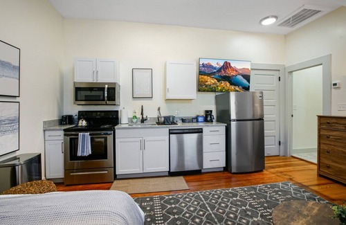 Hough Casa | Modern Victorian Studio: Steps to Cleveland Clinic