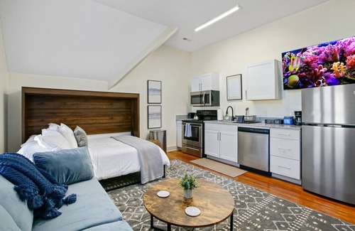 Hough Casa | Modern Victorian Studio: Steps to Cleveland Clinic