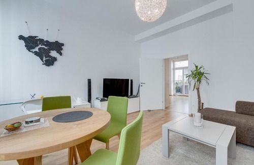 Neubau Apartamento | Modern Vienna
