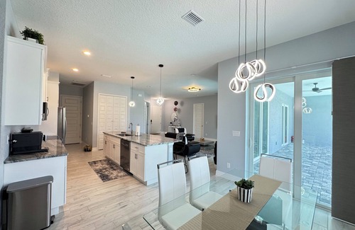 Pine Valley Casa | Modern Villa 4BR/2BA heated pool near Boca Grande