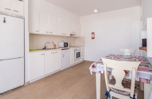 Sant Lluis Villa | Moderna Villa Cap de Font con piscina y terraza en la azotea; aparcamiento disponible, se admiten mascotas