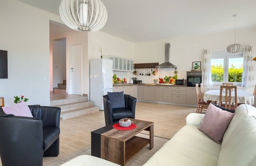 Kastel Villa | Villa Eva Kastel by Villas Guide