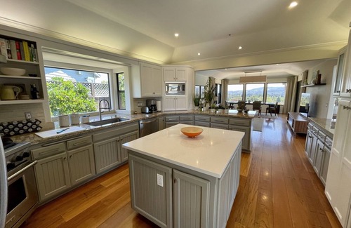 Healdsburg Villa | Modern Villa just minutes from Healdsburg Plaza