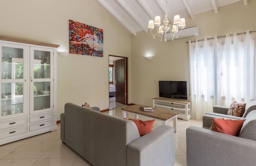Salina Casa | Villa moderna cerca de la playa de Mambo con piscina privada