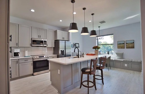 Rotonda Heights Casa | Modern villa near the beach with lanai, outdoor kitchen and fully equipped!