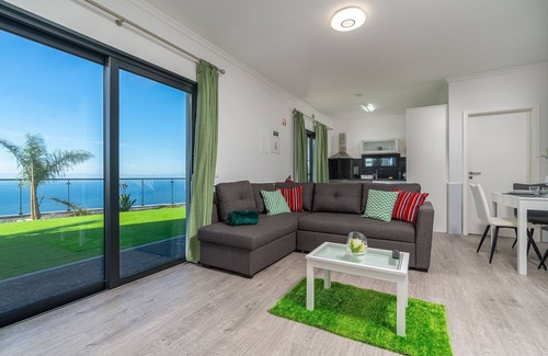 Paul do Mar Apartamento | Modern villa, shared infinity pool | SunsetCliff 5