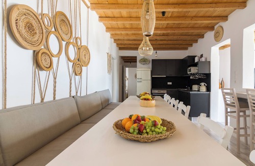 Milos Villa | Casa moderna con una impresionante vista al mar.