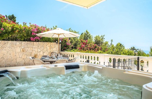 Espero-Pax Casa | Modern villa with swimming pool