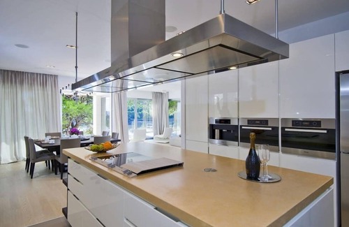 Slivno Villa | Modern Villa With Prestige Location At Beach