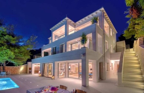 Slivno Villa | Modern Villa With Prestige Location At Beach
