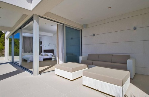 Slivno Villa | Modern Villa With Prestige Location At Beach
