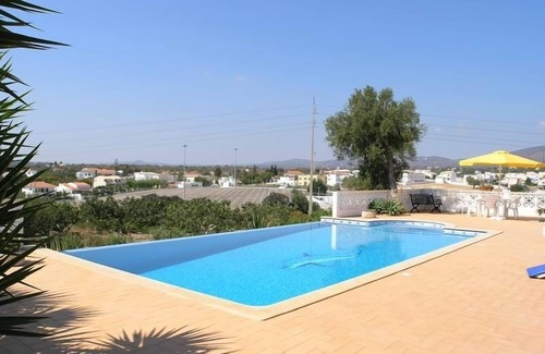 Quelfes Casa | Villa País moderna con piscina en Algarve, Olhão, Portugal