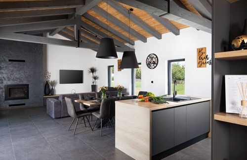 Muntic Villa | Modern villa with pool in small place