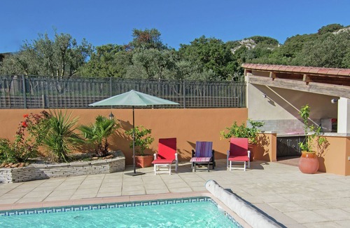 Ledenon Villa | Villa moderna con piscina privada en Lédenon