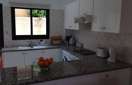 Tala Villa | Villa moderna con piscina privada y zonas de patio, vistas al mar