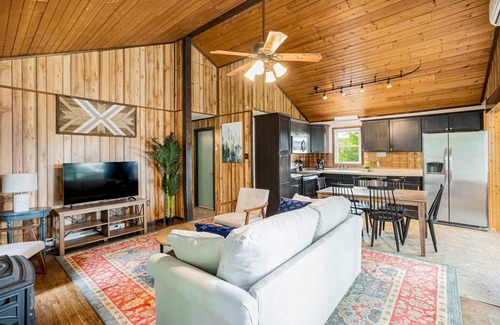 Berkeley Springs Chalet De Esquí | Modern w Mountain Views, Deck & Fire Pit