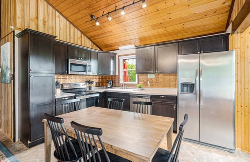 Berkeley Springs Chalet De Esquí | Modern w Mountain Views, Deck & Fire Pit