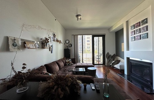 Pearl District Condominio | Modern, Walkable 2BR/2B condo in Pearl District, Portland w/ AC, Wifi, Smart TV