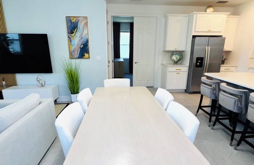 Bonita Springs Casa | Modern Water View Bliss House 3-bedroom 2-bath - Community Pool