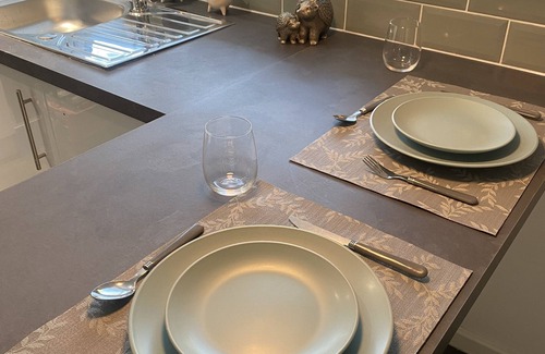 Upton Cheyney Apartamento | Modern well designed 1 bedroom apartment, with car parking