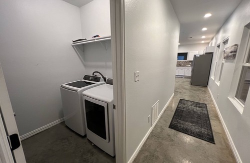 West Dallas Casa | Modern West-Dallas 4 Bedroom Charmer in the City
