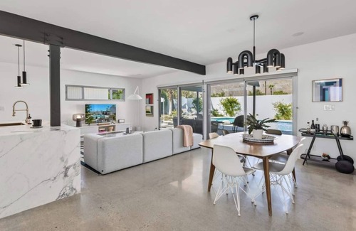 Racquet Club South Casa | Modern West PS - Welcome to Paradise!