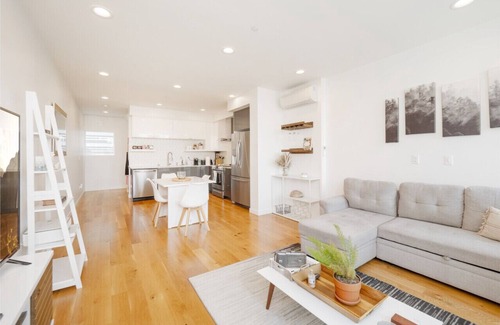 High Point Casa | Modern West Seattle 1BR, Rooftop + Walk to Beach