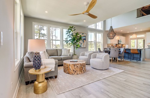 Myrtle Grove Casa | Modern Wilmington Home < 10 Mi to Downtown!