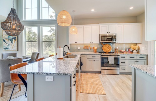 Myrtle Grove Casa | Modern Wilmington Home < 10 Mi to Downtown!
