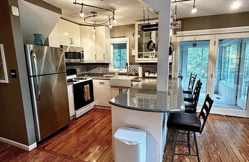 Lake Lure Cabaña | Modern with View, Pippin Cottage is between CRVillage & Lake Lure Beach