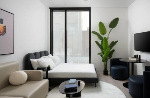 Historic Ybor Apartamento | Modern Ybor 2BD Free Parking Mins to DT