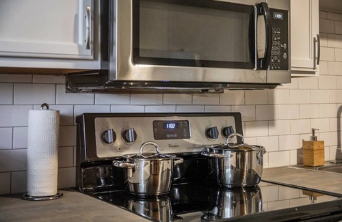 Smoketown Jackson Casa | Modern yet historic 3BR House by CozySuites