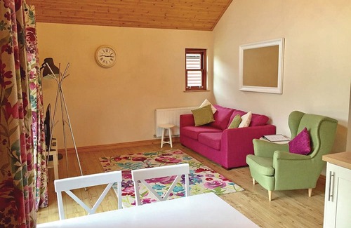 Upwood Chalet De Esquí | 2 bedroom accommodation in Ramsey, Nr Huntingdon