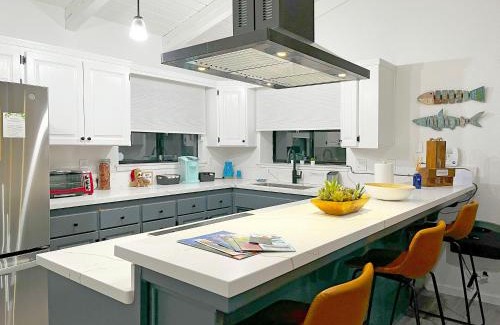 Oakhurst Casa | Modern Yosemite Cabin, 15min Bass Lake, Sleeps 8